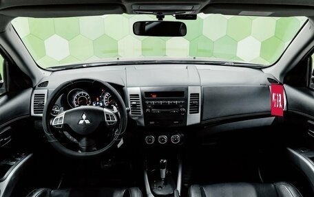 Mitsubishi Outlander III рестайлинг 3, 2010 год, 1 050 000 рублей, 13 фотография