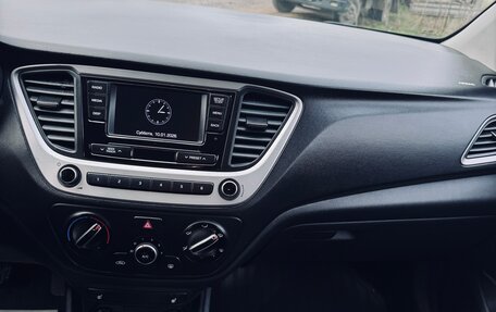 Hyundai Solaris II рестайлинг, 2017 год, 1 100 000 рублей, 6 фотография