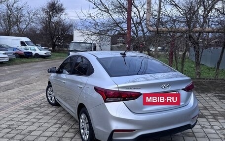 Hyundai Solaris II рестайлинг, 2017 год, 1 100 000 рублей, 2 фотография