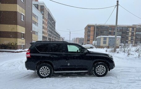 Toyota Land Cruiser Prado 150 рестайлинг 2, 2016 год, 3 700 000 рублей, 8 фотография