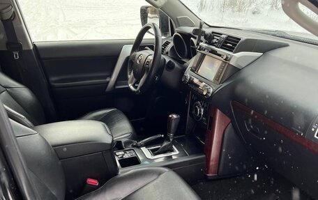 Toyota Land Cruiser Prado 150 рестайлинг 2, 2016 год, 3 700 000 рублей, 13 фотография