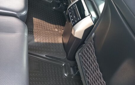 Toyota Land Cruiser Prado 150 рестайлинг 2, 2018 год, 6 200 000 рублей, 12 фотография