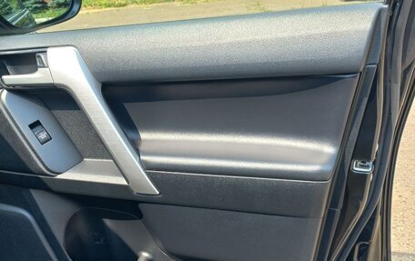 Toyota Land Cruiser Prado 150 рестайлинг 2, 2018 год, 6 200 000 рублей, 9 фотография