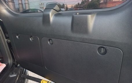 Toyota Land Cruiser Prado 150 рестайлинг 2, 2018 год, 6 200 000 рублей, 15 фотография