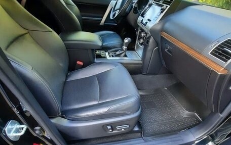 Toyota Land Cruiser Prado 150 рестайлинг 2, 2018 год, 6 200 000 рублей, 10 фотография