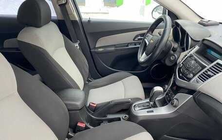 Chevrolet Cruze II, 2011 год, 585 000 рублей, 10 фотография