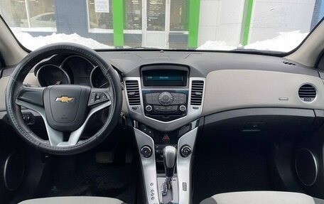 Chevrolet Cruze II, 2011 год, 585 000 рублей, 9 фотография