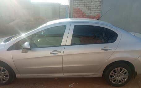 Peugeot 408 I рестайлинг, 2013 год, 700 000 рублей, 4 фотография