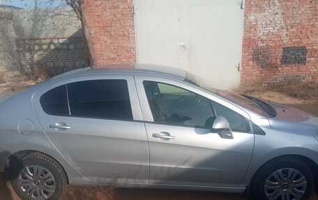 Peugeot 408 I рестайлинг, 2013 год, 700 000 рублей, 2 фотография