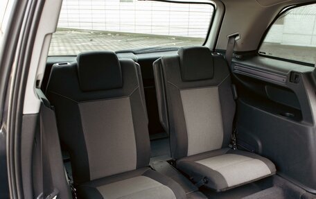 Opel Zafira B, 2013 год, 1 095 000 рублей, 17 фотография