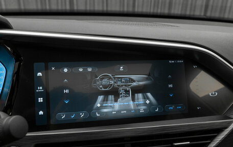 Geely Tugella FY11, 2023 год, 2 940 000 рублей, 21 фотография