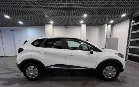 Renault Kaptur I рестайлинг, 2017 год, 1 365 000 рублей, 2 фотография