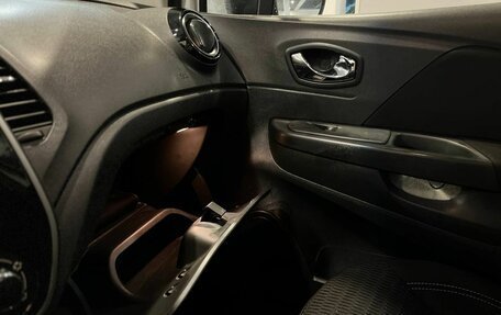 Renault Kaptur I рестайлинг, 2017 год, 1 365 000 рублей, 27 фотография