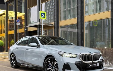 BMW 5 серия, 2025 год, 8 575 000 рублей, 13 фотография