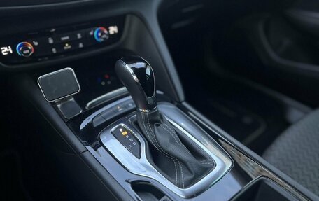 Opel Insignia II рестайлинг, 2019 год, 1 990 000 рублей, 13 фотография