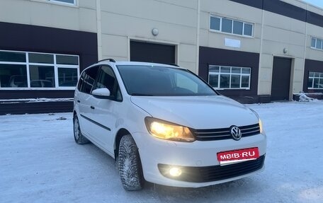 Volkswagen Touran III, 2013 год, 850 000 рублей, 1 фотография