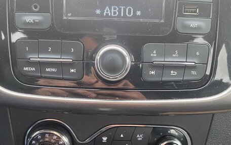 Renault Sandero II рестайлинг, 2016 год, 850 000 рублей, 18 фотография