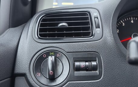 Volkswagen Polo VI (EU Market), 2012 год, 635 000 рублей, 23 фотография