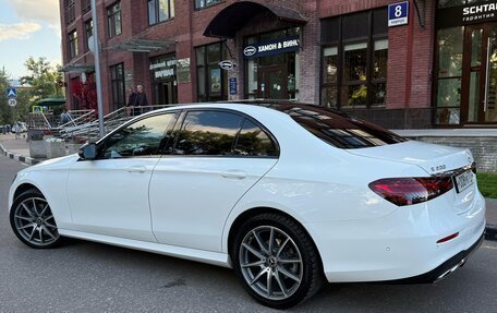 Mercedes-Benz E-Класс, 2021 год, 3 870 000 рублей, 5 фотография