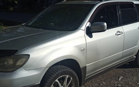 Mitsubishi Outlander III рестайлинг 3, 2002 год, 500 000 рублей, 3 фотография