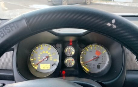 Mitsubishi Outlander III рестайлинг 3, 2002 год, 500 000 рублей, 9 фотография