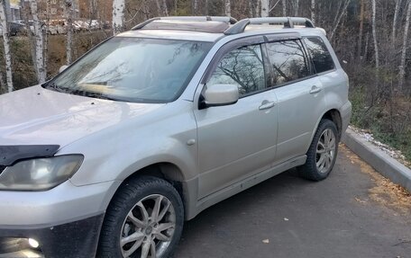Mitsubishi Outlander III рестайлинг 3, 2002 год, 500 000 рублей, 15 фотография