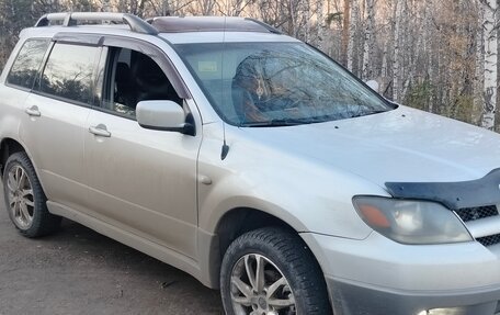 Mitsubishi Outlander III рестайлинг 3, 2002 год, 500 000 рублей, 14 фотография