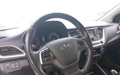 Hyundai Solaris II рестайлинг, 2017 год, 1 200 000 рублей, 2 фотография