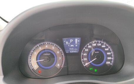 Hyundai Solaris II рестайлинг, 2012 год, 990 000 рублей, 13 фотография