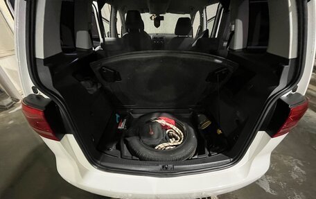 Volkswagen Touran III, 2013 год, 850 000 рублей, 22 фотография