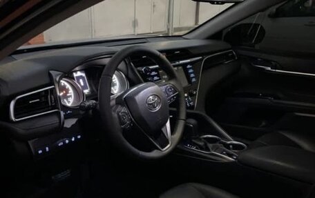 Toyota Camry, 2018 год, 2 800 000 рублей, 3 фотография