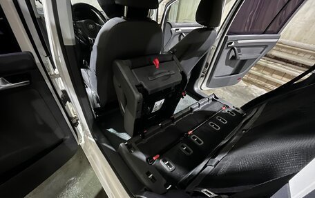 Volkswagen Touran III, 2013 год, 850 000 рублей, 20 фотография