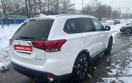 Mitsubishi Outlander III рестайлинг 3, 2019 год, 2 410 000 рублей, 23 фотография