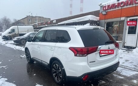 Mitsubishi Outlander III рестайлинг 3, 2019 год, 2 410 000 рублей, 24 фотография