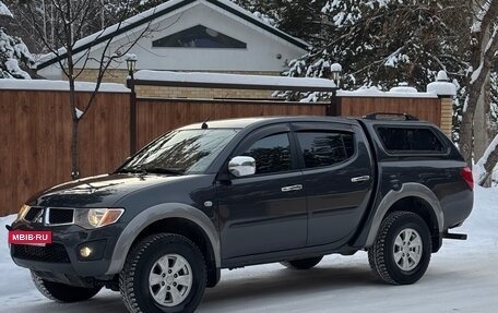 Mitsubishi L200 IV рестайлинг, 2013 год, 1 600 000 рублей, 3 фотография