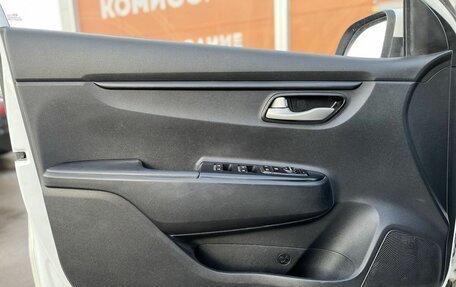 KIA Rio IV, 2018 год, 999 000 рублей, 23 фотография