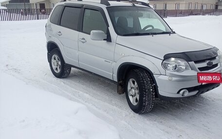 Chevrolet Niva I рестайлинг, 2011 год, 450 000 рублей, 3 фотография