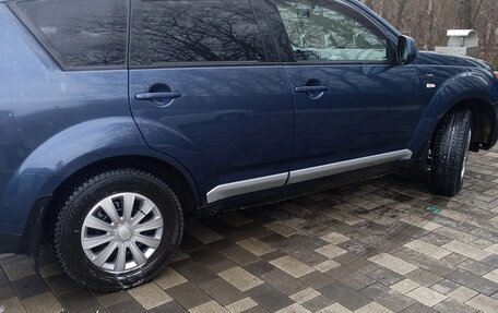 Mitsubishi Outlander III рестайлинг 3, 2007 год, 990 000 рублей, 9 фотография