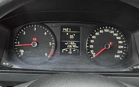 Volkswagen Transporter T6 рестайлинг, 2015 год, 1 525 000 рублей, 14 фотография