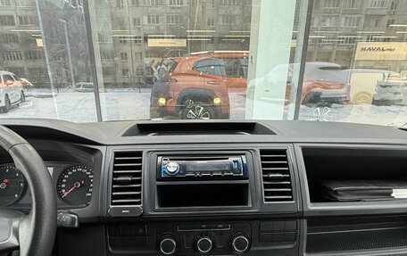 Volkswagen Transporter T6 рестайлинг, 2015 год, 1 525 000 рублей, 11 фотография