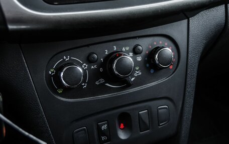 Renault Sandero II рестайлинг, 2020 год, 1 250 000 рублей, 19 фотография