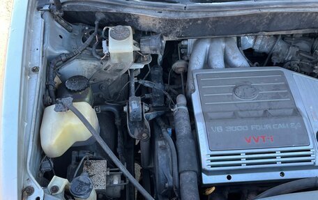 Toyota Harrier, 1998 год, 700 000 рублей, 11 фотография