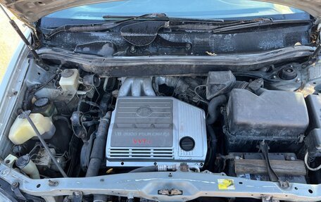 Toyota Harrier, 1998 год, 700 000 рублей, 10 фотография