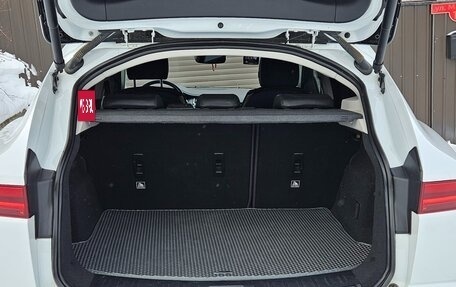 Jaguar E-Pace, 2018 год, 3 100 000 рублей, 10 фотография