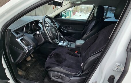 Jaguar E-Pace, 2018 год, 3 100 000 рублей, 14 фотография