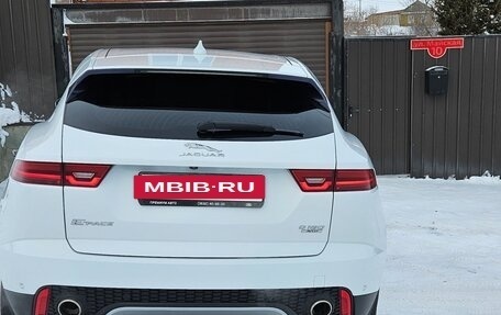 Jaguar E-Pace, 2018 год, 3 100 000 рублей, 11 фотография