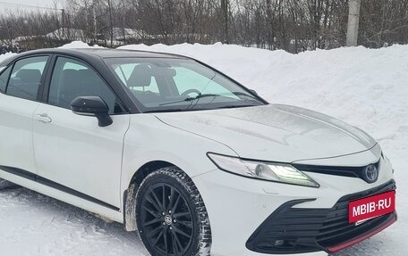 Toyota Camry, 2022 год, 4 300 000 рублей, 2 фотография