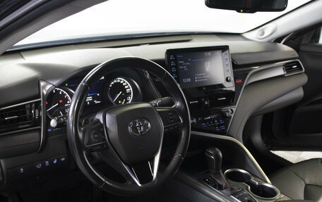 Toyota Camry, 2021 год, 3 400 000 рублей, 9 фотография