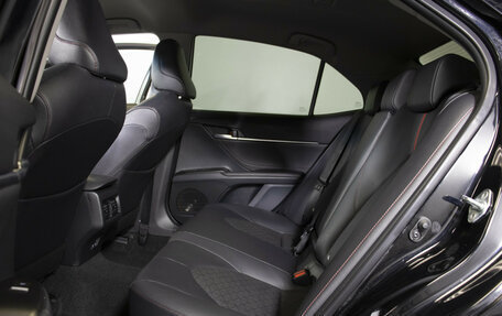 Toyota Camry, 2021 год, 3 400 000 рублей, 10 фотография