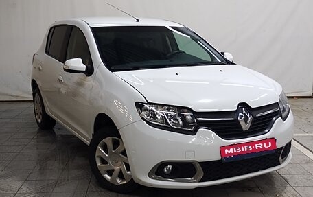 Renault Sandero II рестайлинг, 2017 год, 920 000 рублей, 2 фотография